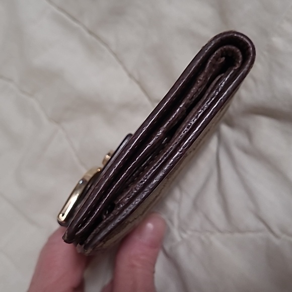 GUCCI WALLET ❤️ Host Pick - Picture 7 of 9